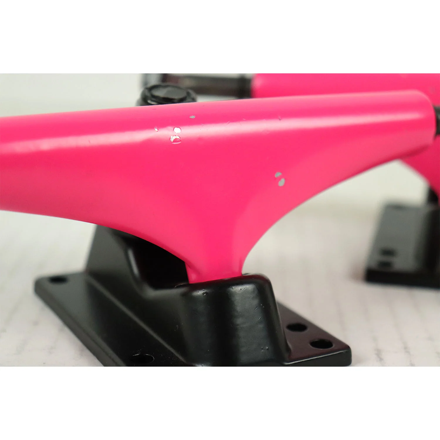 Blem Havoc 5.0 Skateboard Trucks Pink Set of 2 - Image 3