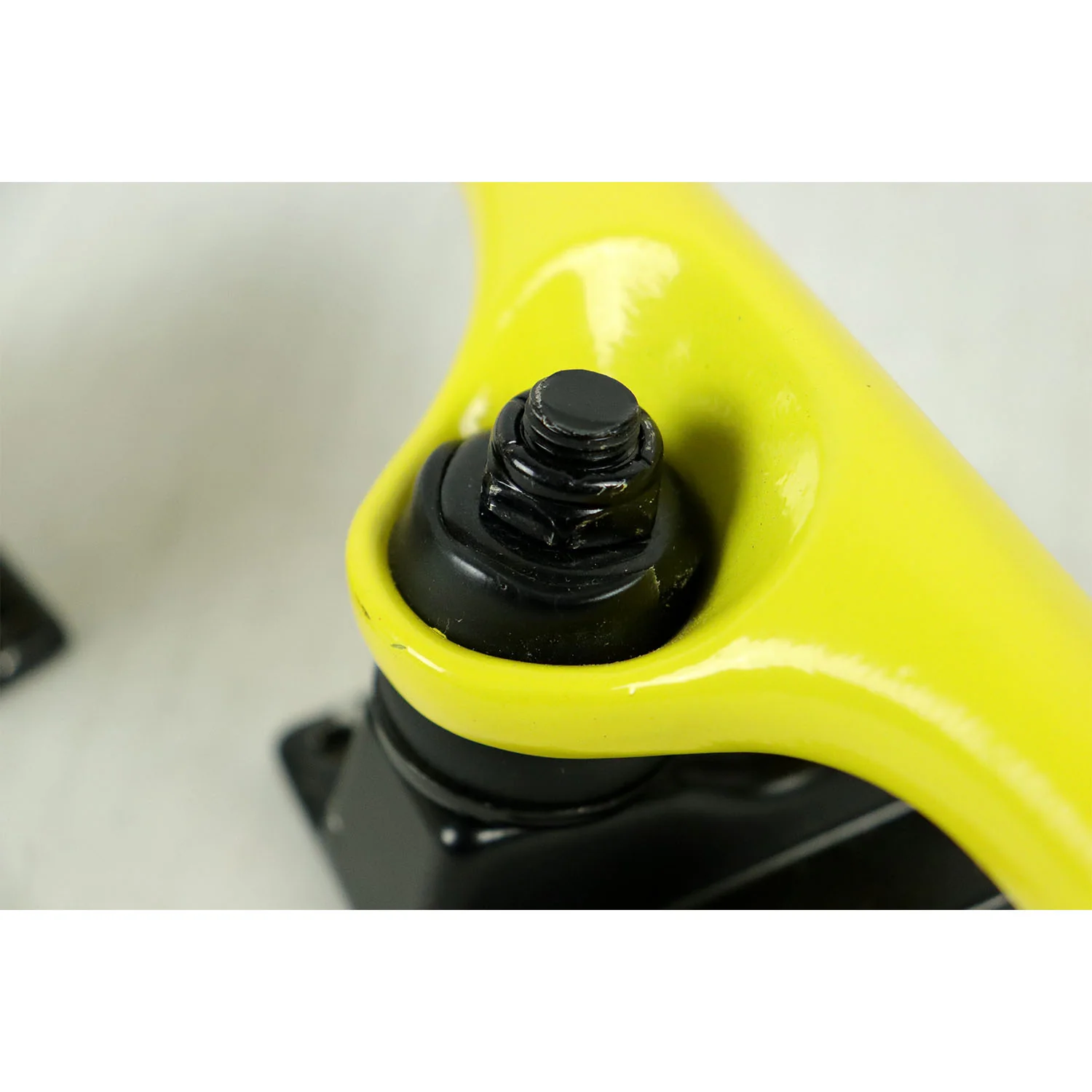 Blem Havoc Skateboard Trucks 5.25 Hangar (8.25" Axle) Yellow - Image 3