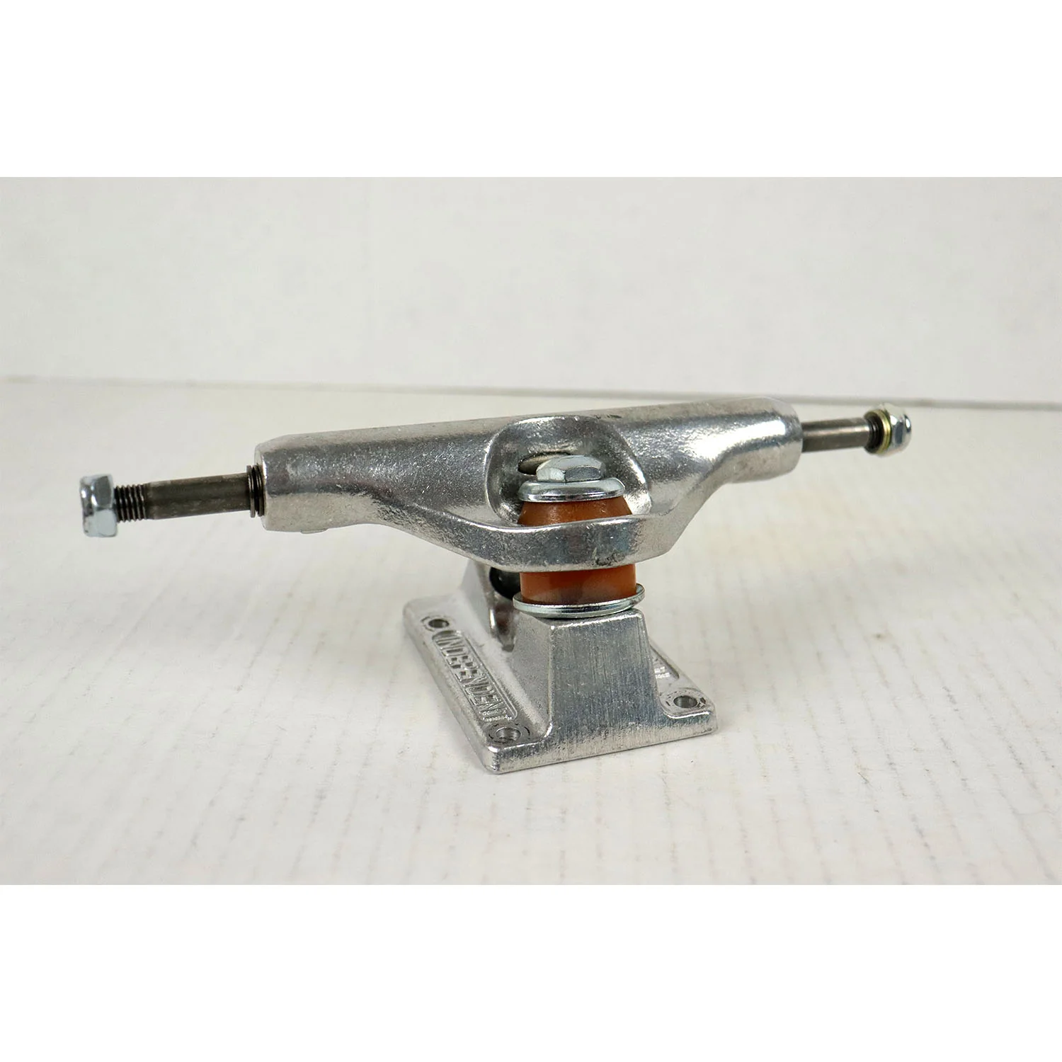 Blem Independent Skateboard Trucks Mids Silver 129 (7.6") - SINGLE TRUCK