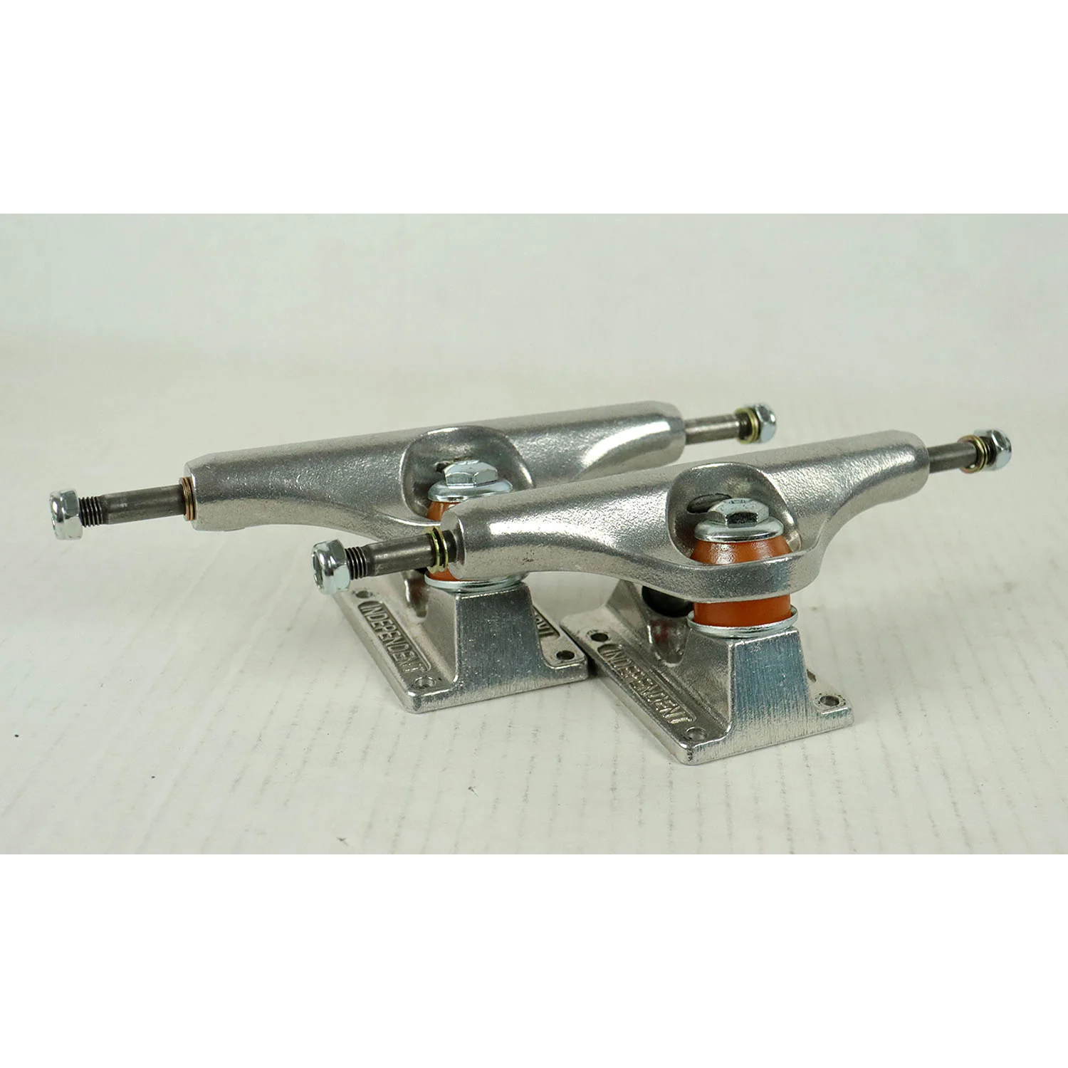 Blem Independent Skateboard Trucks Mids Silver 144 (8.25")