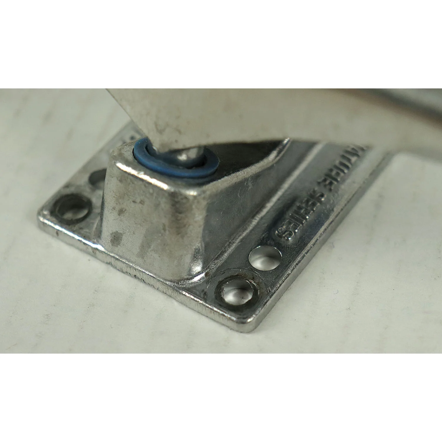 Blem Tony Hawk Skateboard Trucks Silver 5.0 (Pair) - Image 3