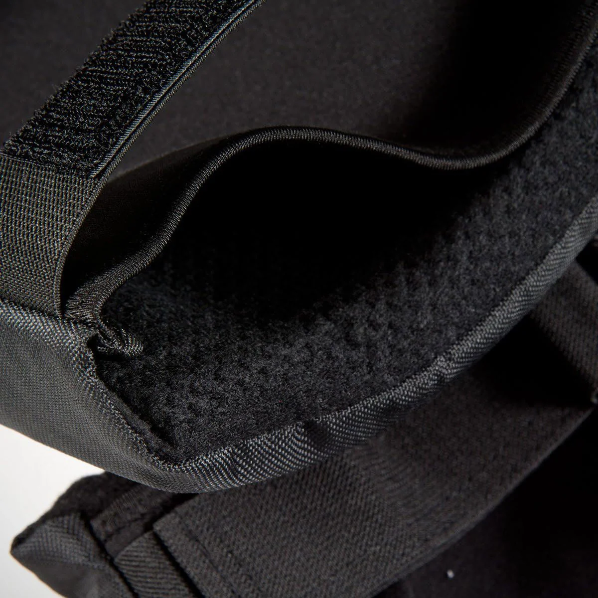 Bullet Knee Pads Black Size XL - Image 3