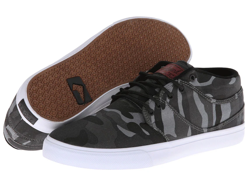 Globe Shoes Mahalo Mid Black Tonal Camo