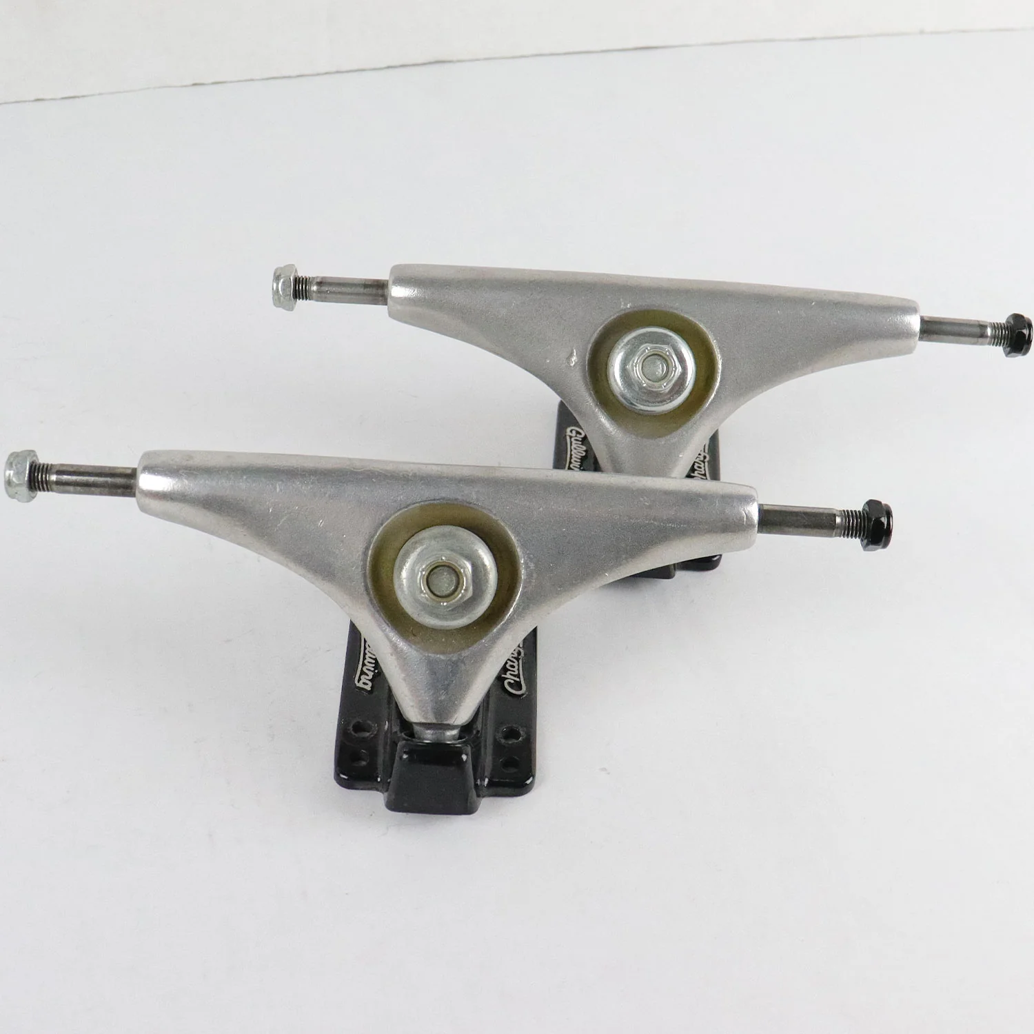 Gullwing Charger Longboard Trucks Old Stock Set 9" Axle Silver/Black