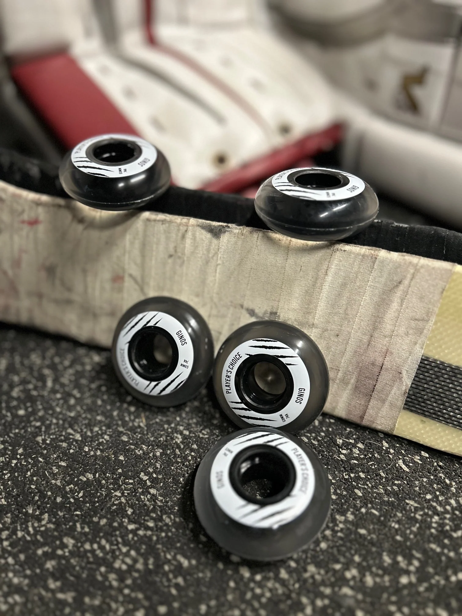 Player's Choice Indoor Roller Hockey Goalie Wheels 10-Pack - 59mm Clear Grey Dual-Pour 74A Hardness - Image 4
