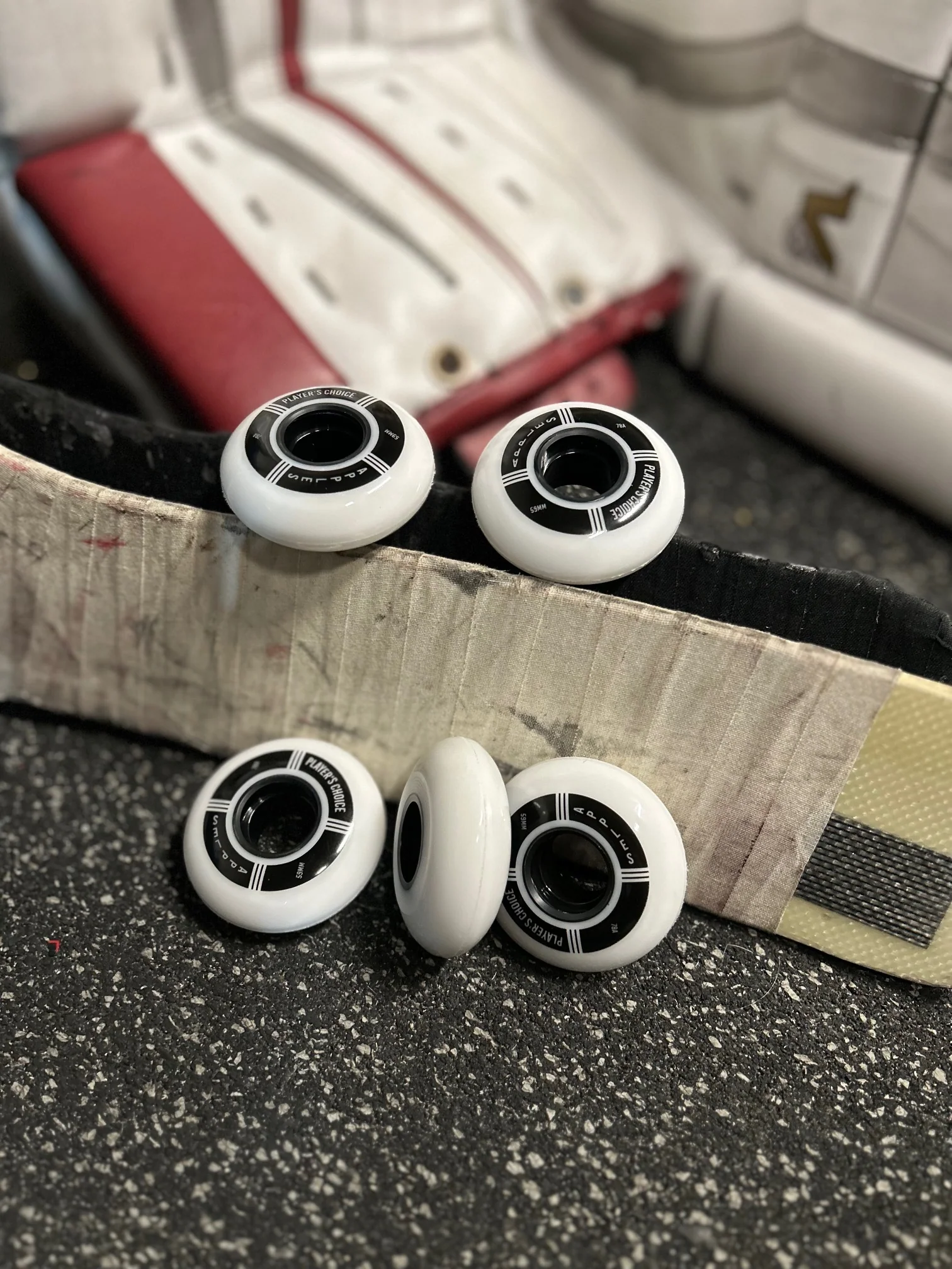 Player's Choice Indoor Roller Hockey Goalie Wheels 10-Pack - 59mm White Dual-Pour 78A Hardness - Image 4