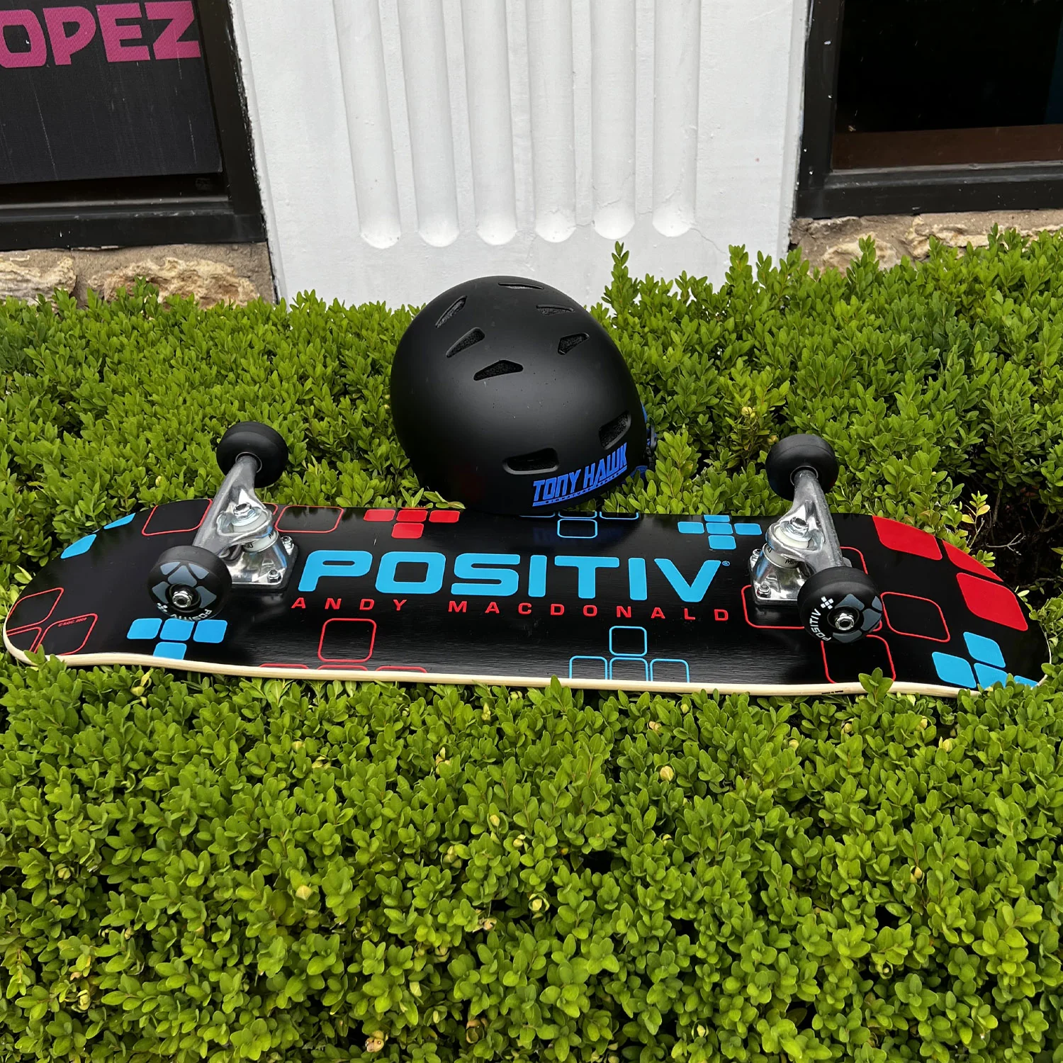 Powell Peralta Manufactured Positiv Skateboard Complete with Tony Hawk Helmet - Image 3