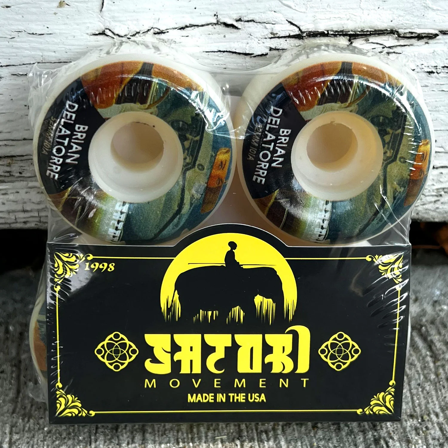 Satori Skateboard Wheels 52mm Brian Delatorre Artist Conical 101A with Independent Bearings - Image 4