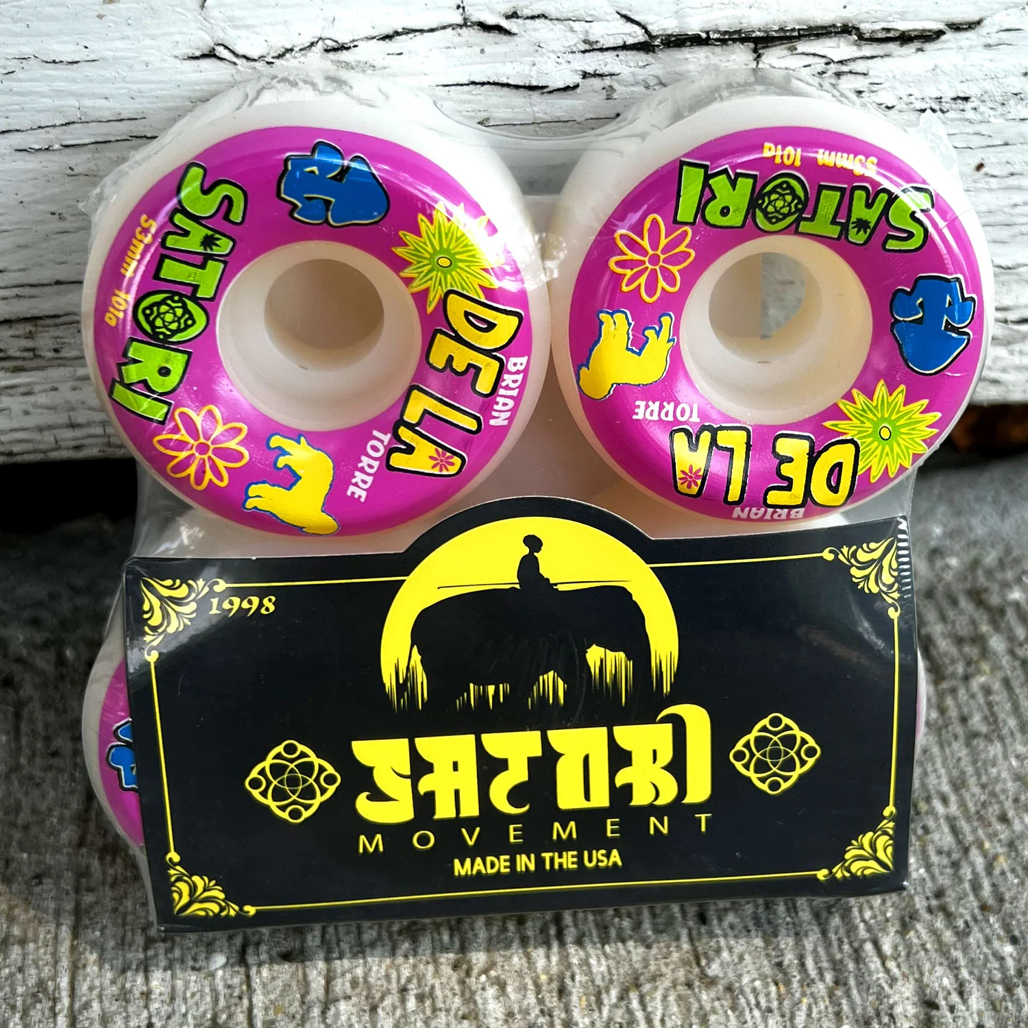 Satori Skateboard Wheels 53mm De La V2 Conical 101A with Spitfire Bearings - Image 4